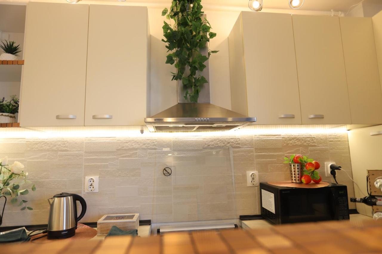 Apartament Beauty Smarald By Cosmopolis Stefanestii de Jos Esterno foto